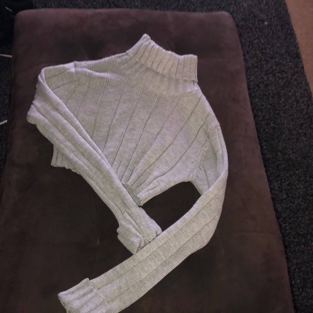Crop top sweater